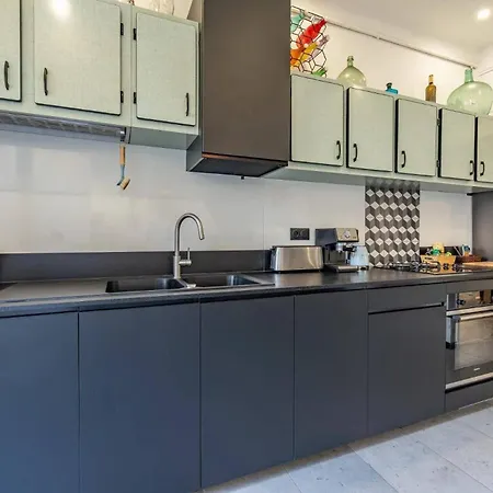 Port, Newly Renovated Cosy 55m2 *