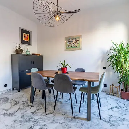 Port, Newly Renovated Cosy 55m2 *